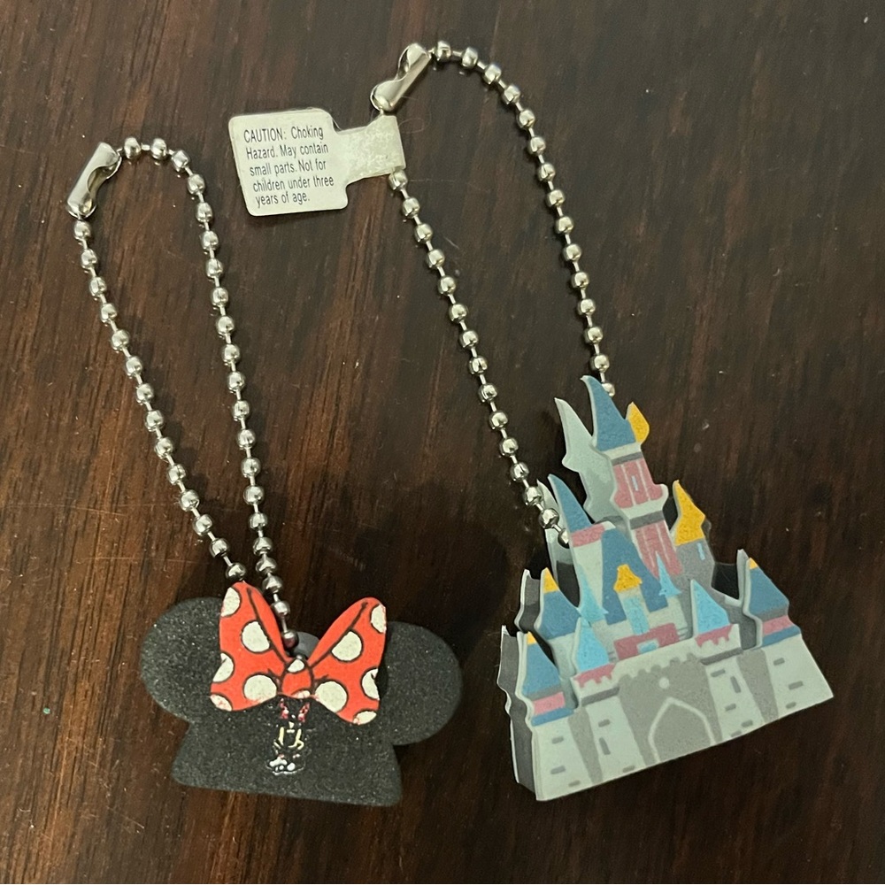Disney Castle and Minnie Mouse Keychain set!